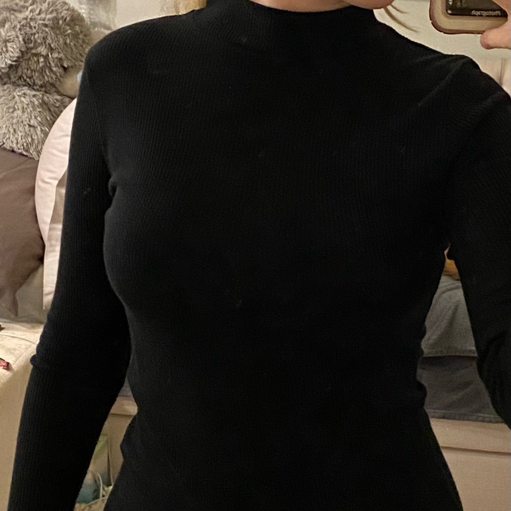 black long sleeved turtle neck
